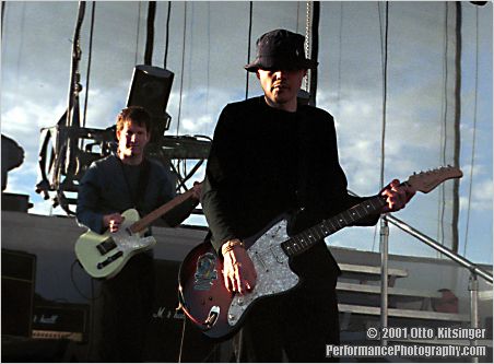 Corgan et New Order le 3 aout 2001